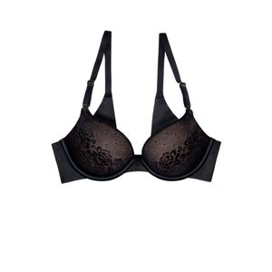 Secret Treasures Women's Back Smoothing Lace Push Up Bra.    Sz 38 D Style ST382